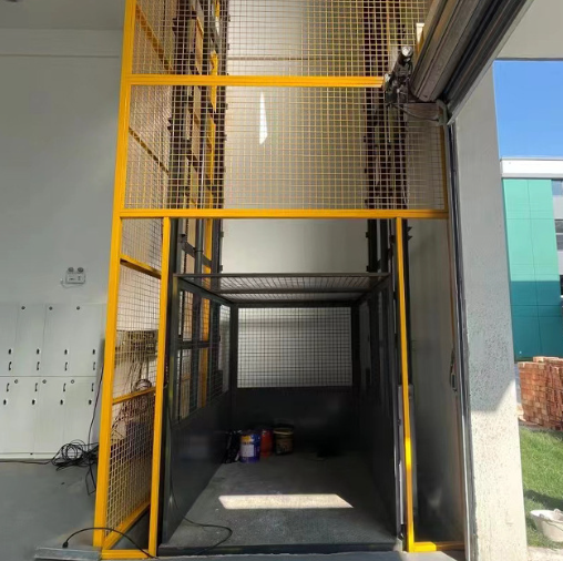 吉水导轨式升降机助力物流园破解运输难题